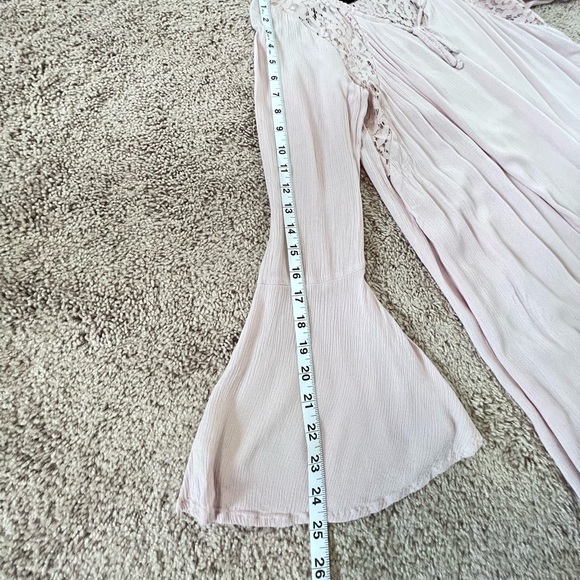 Flowy Mauve Blush Pink Long Sleeve Bell Sleeve Dress - Picture 13 of 13